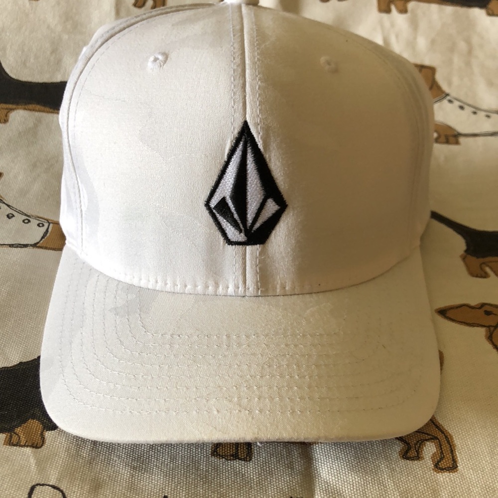 Vintage 2012 Volcom Flex Fit Baseball Hat 🧢 NWOT